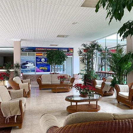 El Dorado, Americas Apartment